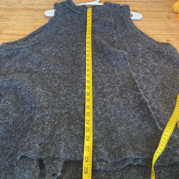 🎉 FREE PEOPLE ALPACA SLEEVELESS CAPE‼️ - Picture 12 of 14